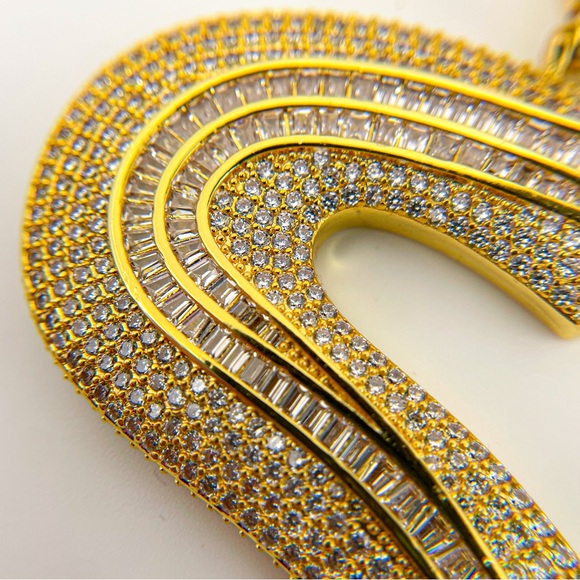 Huge Iced Out Baguette & Round Cubic Zirconia Hollow Heart Pendant for Necklace - Picture 7 of 10